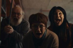 Sinopsis The Conference (2023), Slasher Nordic yang Brutal Ekspresi Claes Hartelius, Eva Melander, dan Bahar Pars dalam film The Conference (foto: Dok Netflix)