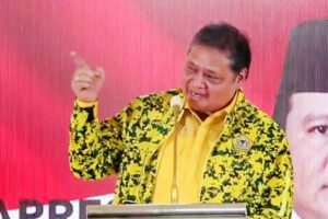 Partai Golkar Resmi Dukung Gibran Rakabuming Raka sebagai Cawapres Prabowo Ketua Umum Partai Golkar Airlangga Hartarto saat memimpin Rapimnas Partai Golkar
