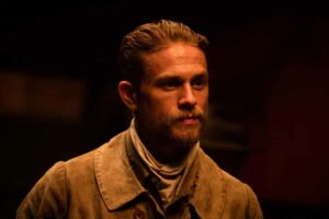 Charlie Hunnam dalam The Lost City of Z (2016)
