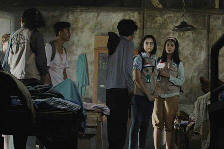Adegan dalam film Pamali: Dusun Pocong