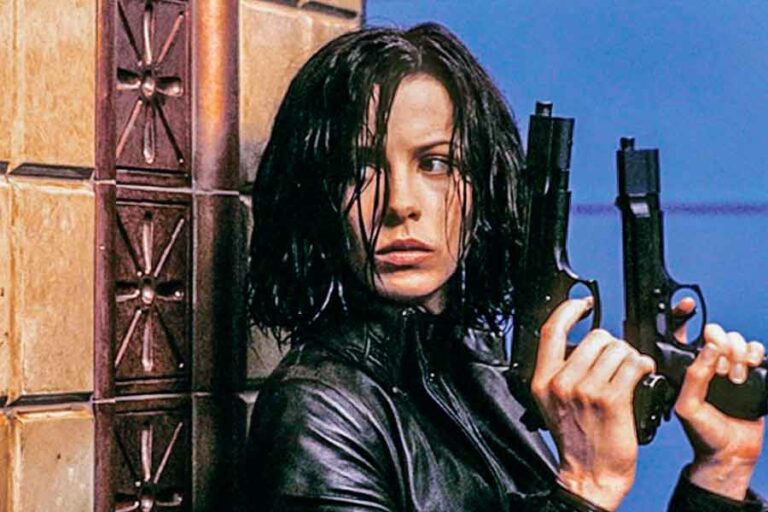 Kate Beckinsale dalam Underworld (2003)