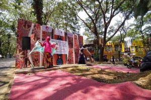 Fashion bertema batik ini diselenggarakan oleh PPLIPI Pasuruan (foto: dok beritajatim.com)