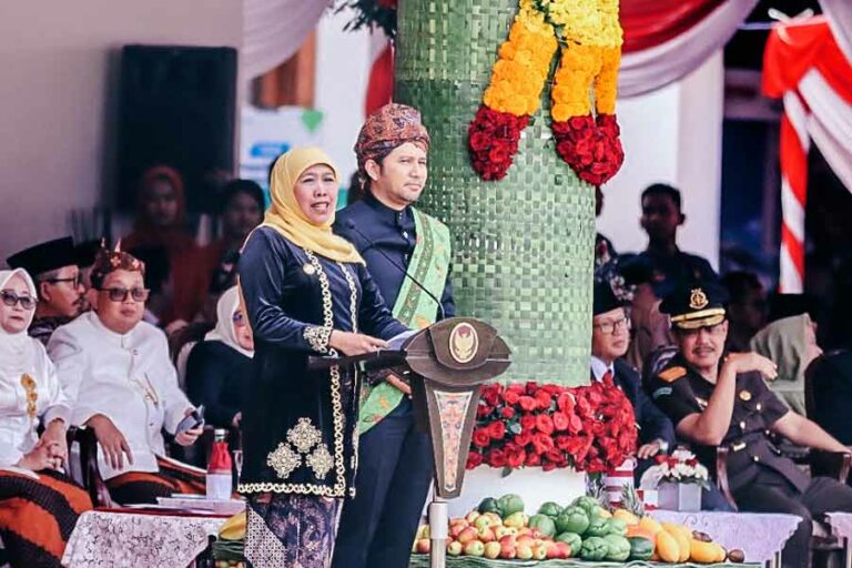 Gubernur Khofifah dan Wagub Emil Dardak