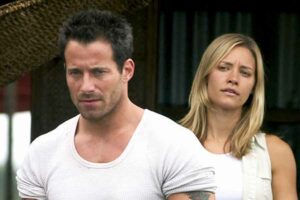 Sinopsis Anacondas: The Hunt for the Blood Orchid (2004), Perburuan Anggrek Ajaib di Kalimantan Dua pemeran utama Anacondas: The Hunt for the Blood Orchid (2004), Johnny Messner dan KaDee Strickland