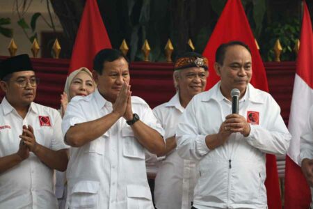 Prabowo dan Ketua Umum Projo Budi Arie saat deklarasi dukungan untuk Pilpres 2024 di Kertanegara 4, Jakarta