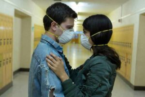 Sinopsis Viral (2016), Film Sarat Ketegangan di Balik Pandemi dan Virus Mematikan Travis Tope dan Sofia Black-D'Elia dalam salah satu adegan dalam film Viral (2016)