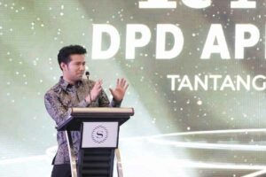 Plt Gubernur Jatim Emil Elestianto Dardak saat membuka Rakerda 2023 DPD APERSI Jawa Timur di Hotel Sheraton Surabaya