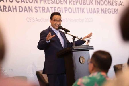 Anies Baswedan Paparkan Strategi Politik Luar Negeri Indonesia dalam Forum CSIS Anies Baswedan saat berbicara dalam forum Center For Strategic and International Studies