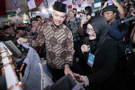Ganjar Pranowo saat mengunjungi Lembaga Dakwah Islam Indonesia (LDII) Expo 2023 di komplek gedung Minhaajurrosyidiin di Jakarta Timur.