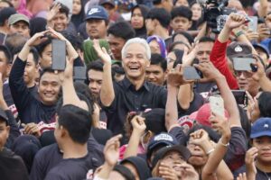 Ribuan Warga Sumut Bersemangat Ikuti Senam Bersama Ganjar Pranowo di Deli Serdang