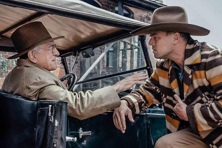 Robert De Niro dan Leonardo DiCaprio dalam sebuah adegan dalam film Killers of the Flower Moon (2023)