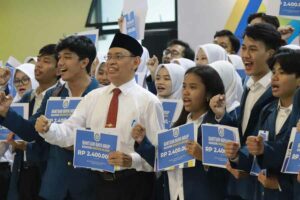 Unair Rayakan Dies Natalis ke-69 dengan Pemberian Beasiswa Pendidikan Tasyakuran Dies Natalis ke-69 Universitas Airlangga di Kampus MERR-C, Surabaya