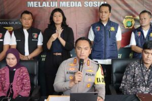 Kapolres Metro Jakarta Barat Kombes Pol M Syahduddi saat memberikan keterangan pers (foto: Dok Humas Polri)