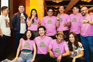 Saatnya Bernostalgia, Srimulat: Hidup Memang Komedi Siap Tayang Bulan November 2023 Sebagian crew dan pemain film Srimulat: Hidup Memang Komedi (foto: instagram @sektenugros_tangerang)