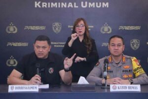 Polda Metro Jaya Ungkap Pembunuhan Terencana Terkait Modus Cash on Delivery Kombes Hengki Haryadi, Direktur Reserse Kriminal Umum (Dirreskrimum) Polda Metro Jaya, saat menjelaskan modus cash on delivery di balik kasus pembunuhan karyawan MRT (foto: Dok Humas Polri)