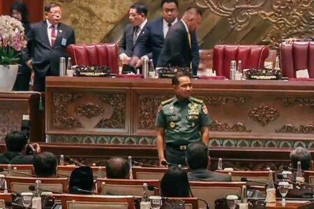 Komisi I DPR RI memberikan persetujuan terhadap penunjukkan Jenderal TNI Agus Subiyanto sebagai panglima TNI.