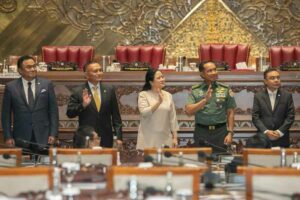 Puan Maharani Pimpin Rapat Paripurna Pengesahan Calon Panglima TNI dan Pengesahan RUU