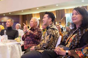 Momen Hari Habitat dan Kota Dunia, Menteri PUPR Ajak Rubah Perilaku Menuju Green City 2045 Dari kiri ke kanan, Gita Wirjawan, Basuki Hadimuljono, Emil Dardak, dan Diana Kusumastuti