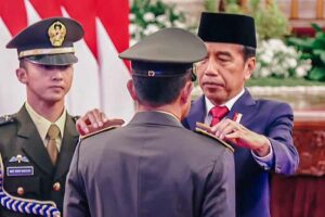 Presiden Jokowi Lantik Jenderal Agus Subiyanto sebagai Panglima TNI Pelantikan Jenderal Agus Subiyanto sebagai Panglima TNI