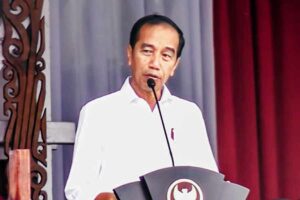 Presiden Joko Widodo memberikan sambutan dalam acara puncak Sail Teluk Cendrawasih 2023, di Biak Numfor, Provinsi Papua, pada Kamis (23/11/2023).
