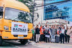 Gandeng Kemlu, BAZNAS Kirim Bantuan Kemanusiaan Tahap Pertama untuk Palestina Pemberangkatan bantuan kemanusiaan untuk Palestina (foto: Dok Baznas)