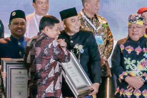 Kota Surabaya Sabet Dua Penghargaan Prestisius dari Kemenkes RI di Acara STBM Award 2023