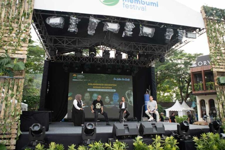 Talkshow KolaborAksi Ekosistem Keberlanjutan di Langkah Membumi Festival 2023.