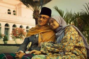 Vino G. Bastian dan Laudya Cynthia Bella dalam Hamka & Siti Raham Vol. 2 (2023)