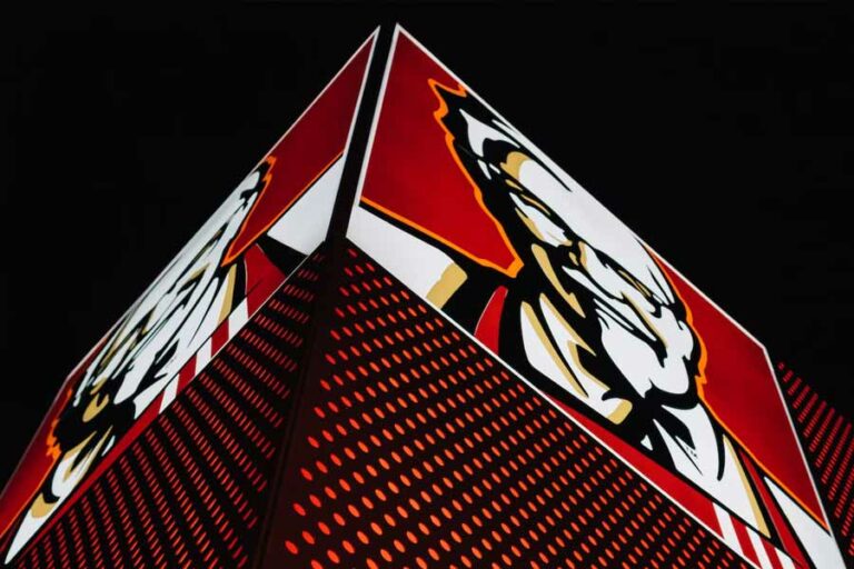 Ilustrasi gerai KFC (foto: Maxime Lebrun, unsplash)