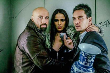 Sinopsis From Paris with Love (2010), Ngintip Gaya John Travolta Si Plontos yang Brutal John Travolta, Melissa Mars, dan Jonathan Rhys Meyers dalam From Paris with Love (2010)