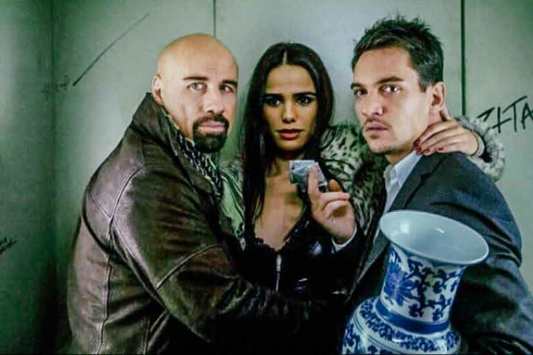 John Travolta, Melissa Mars, dan Jonathan Rhys Meyers dalam From Paris with Love (2010)