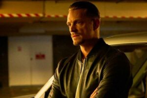 Karakter keras Joel Kinnaman dalam The Informer (2019)