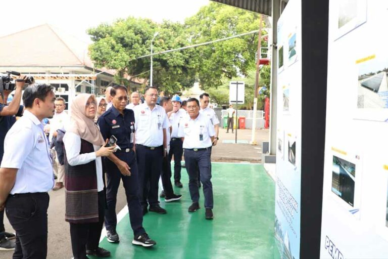Peresmian penggunaan PLTS di 40 stasiun dan 2 balai yasa di Balai Yasa Manggarai, Jakarta Selatan