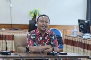 Dr. Listiyono Santoso, dosen Filsafat FIB Universitas Airlangga