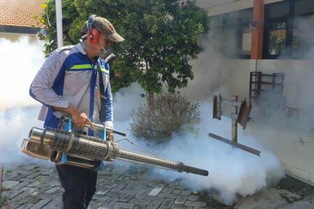 Warga Sekitar Kena DBD, PT Suparma Tbk Langsung Lakukan Fogging di Karangpilang Surabaya
