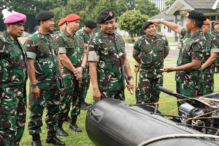 Panglima TNI Cek Kesiapan Pasukan Elit TNI AL di Cilandak