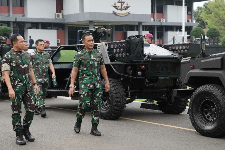 Panglima TNI Cek Kesiapan Pasukan Elit TNI AL di Cilandak