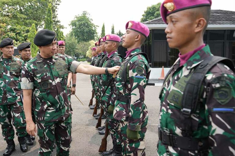 Panglima TNI Cek Kesiapan Pasukan Elit TNI AL di Cilandak