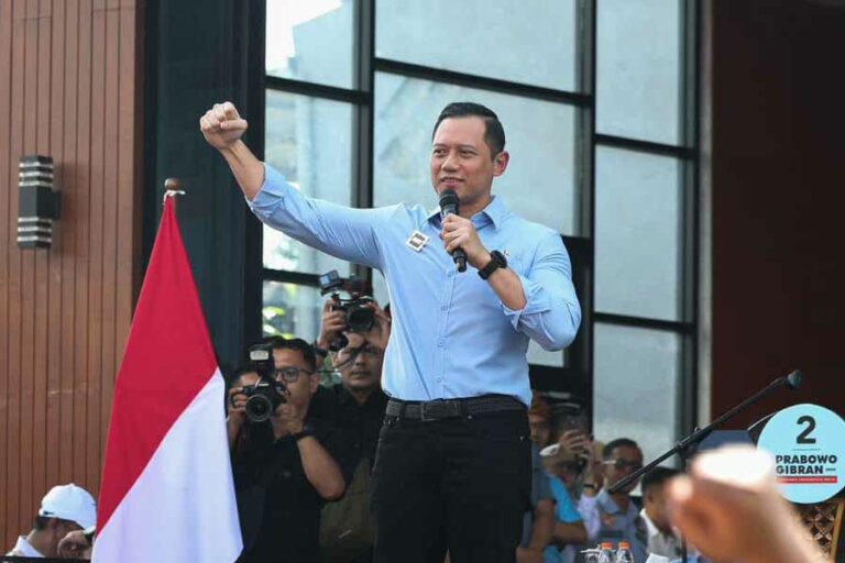 Hasil Survei Prabowo-Gibran Unggul, AHY Harap TKD Termotivasi untuk Tetap Bekerja Keras Agus Harimurti Yudhoyono (AHY)