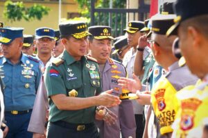 Panglima TNI dan Kapolri Apresiasi Semangat dan Loyalitas Prajurit TNI-Polri di Maluku