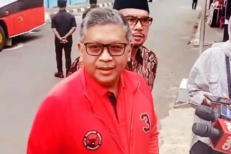 Jika Terpilih jadi Presiden, Ganjar Bakal Lanjutkan Program Penguatan SDM dan Berantas KKN Sekjen PDI Perjuangan Hasto Kristiyanto saat menghadiri safari politik dan konsolidasi DPC PDI Perjuangan Kabupaten Lebak, Banten