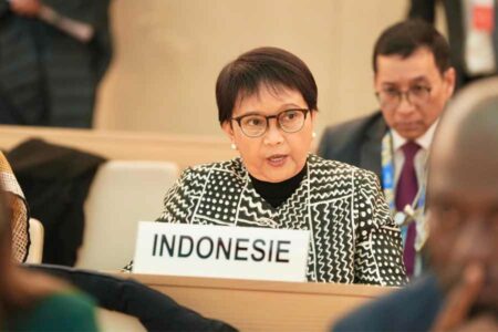 ​Menteri Luar Negeri RI Retno Marsudi saat menghadiri peringatan ke-75 tahun Deklarasi Universal Hak Asasi Manusia di Markas Dewan HAM PBB di Jenewa