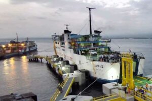 Siap Beroperasi Optimal Saat Libur Nataru, Dermaga IV Gilimanuk Resmi Jadi Movable Bridge Suasana di Dermaga IV Gilimanuk