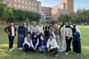 Mahasiswa Delegasi Fakultas Psikologi Universitas Airlangga di Asia University