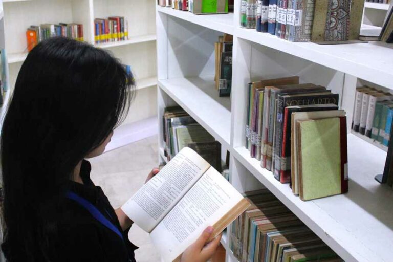 Perpustakaan di Universitas Diponegoro (foto: Dok Humas Undip)