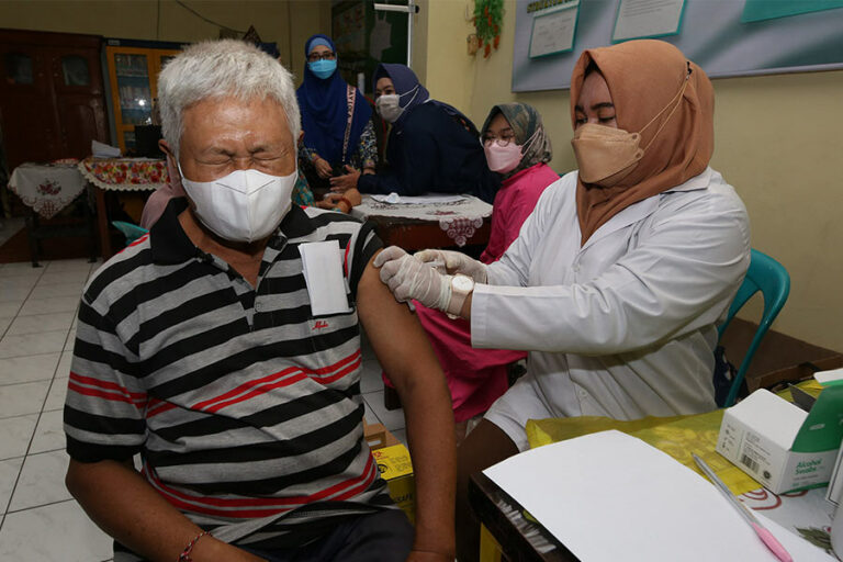 Ada Pasien Covid-19 Meninggal, Puan Maharani Minta Pemerintah Gencarkan Vaksinasi Pelaksanaan Vaksinasi Covid-19 di Surabaya