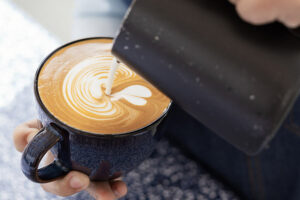 Resmikan Gerai di ArtScience Museum, Miracle Coffee Hadirkan JJ Lin dan COO Marina Bay Sands