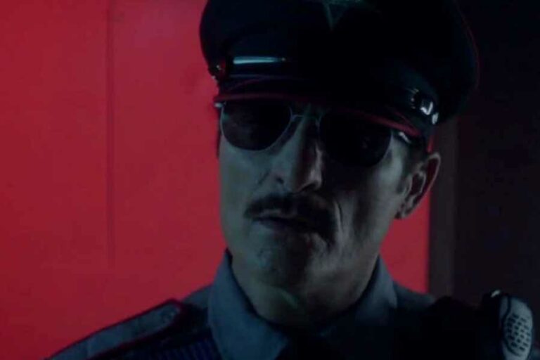 Sinopsis Officer Downe (2016), Aksi Polisi yang Tak Bisa Dihentikan oleh Kematian Kim Coates dalam Officer Downe (2016)