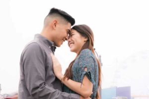 Love Language, Bahasa yang Selalu Relevan Meski Dunia Semakin Kompetitif Meski hidup semakin kompetitif, hubungan baik bersama pasangan masih relevan untuk diperjuangkan (foto: Joshua Chun, unsplash)
