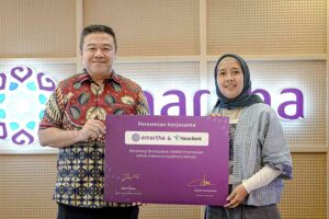 Amartha dan Hana Bank Berkolaborasi untuk Meningkatkan Inklusivitas Permodalan UMKM Perempuan Peresmian kerja sama oleh Anton Hermawan, Direktur Perbankan Konsumer Hana Bank dan Julie Fauzie, Chief Funding Officer Amartha di Jakarta.